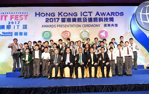 The Financial Secretary, Mr Paul Chan (front row, centre); the Secretary for Innovation and Technology, Mr Nicholas W Yang (front row, second left); the Permanent Secretary for Innovation and Technology, Mr Cheuk Wing-hing (front row, first left); the Government Chief Information Officer, Mr Allen Yeung (front row, first right); and the Chairman of the Hong Kong ICT Awards 2017 Grand Judging Panel, Professor Roland Chin (front row, second right), are pictured with award winners and representatives of Leading Organiser of the Best Student Invention Award at the Hong Kong ICT Awards 2017 Awards Presentation Ceremony cum International IT Fest Opening Ceremony tonight (April 7).