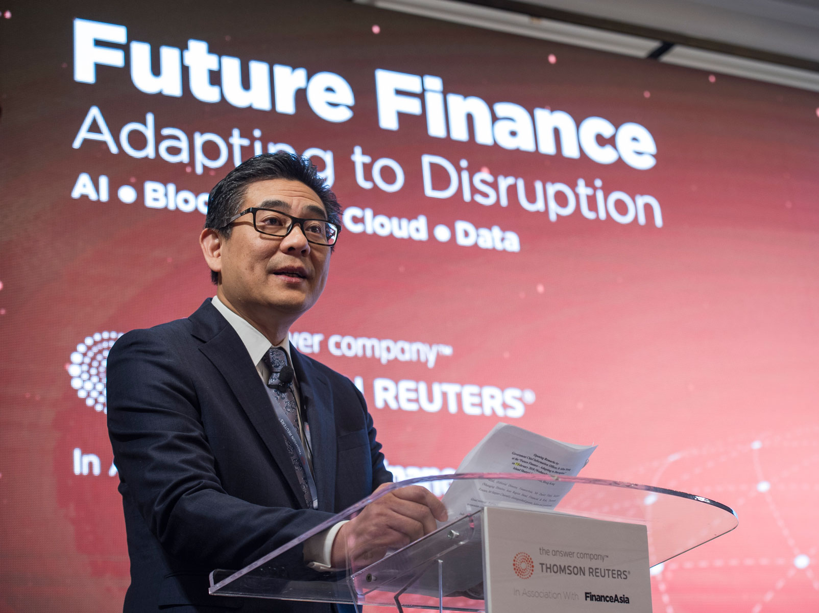 Ir. Allen Yeung, Government Chief Information Officer, officiates at the FinTech symposium "Future Finance – Adapting to Disruption"