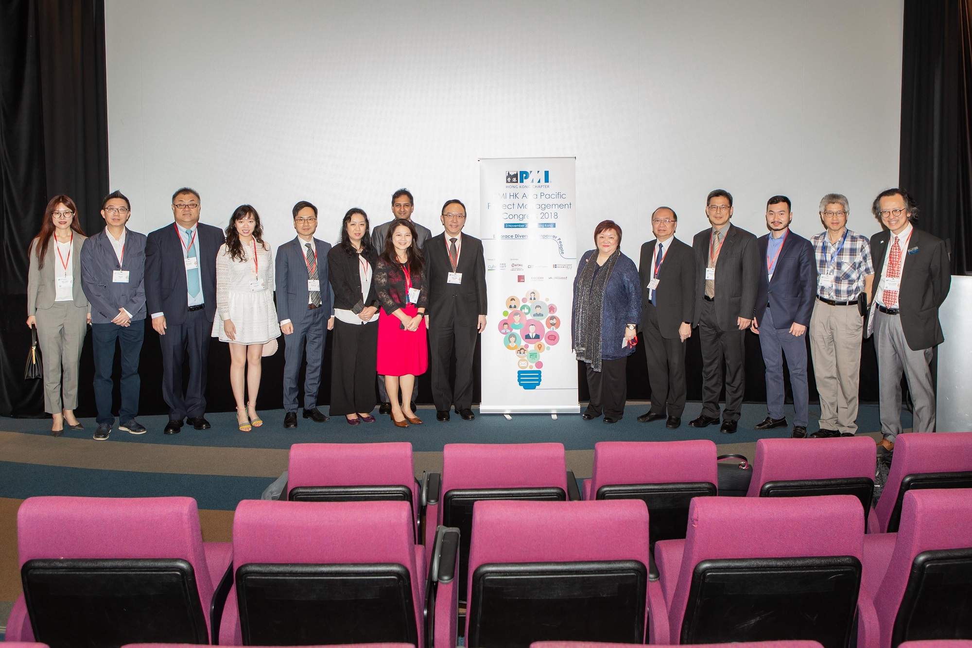 Mr. Victor Lam, Government Chief Information Officer (seventh right), in group photo with Mrs Rossana Ho, President, PMI HK Chapter (sixth right) and Mr Danny Chung, Chair of PMI HK Congress 2018 Organising Committee (first right), at the “Project Management Institute (PMI) Hong Kong Asia Pacific Project Management Congress 2018”