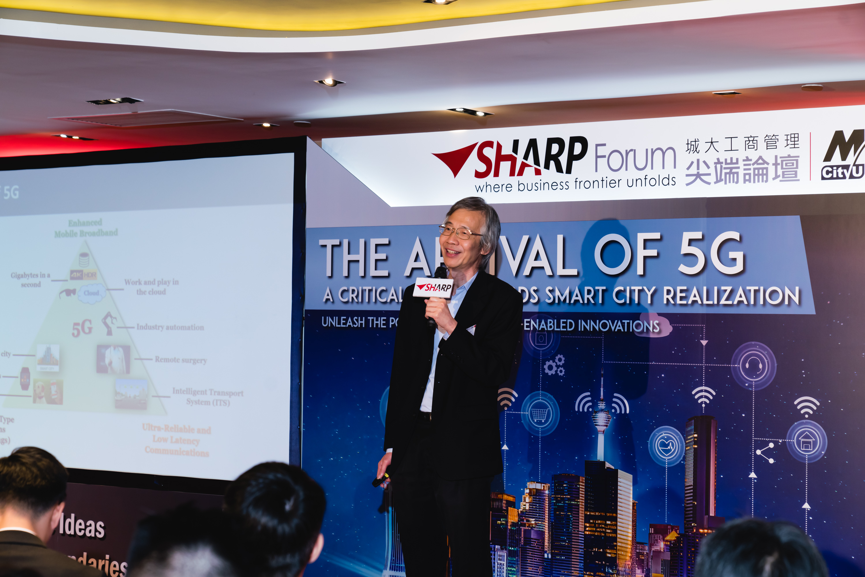 Mr. Rex Tong, Chief Systems Manager (Smart City) delivers Speech at the “MBA SHARP Forum”.