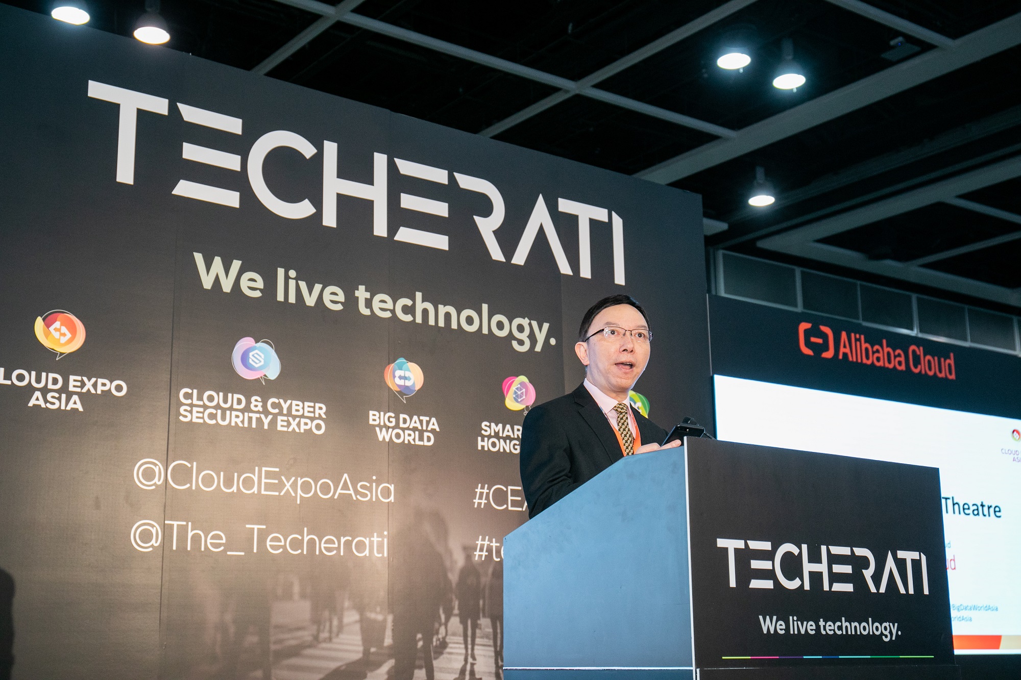 Mr. Victor Lam, Government Chief Information Officer, delivers Speech at the "Cloud Expo Asia Hong Kong 2019".