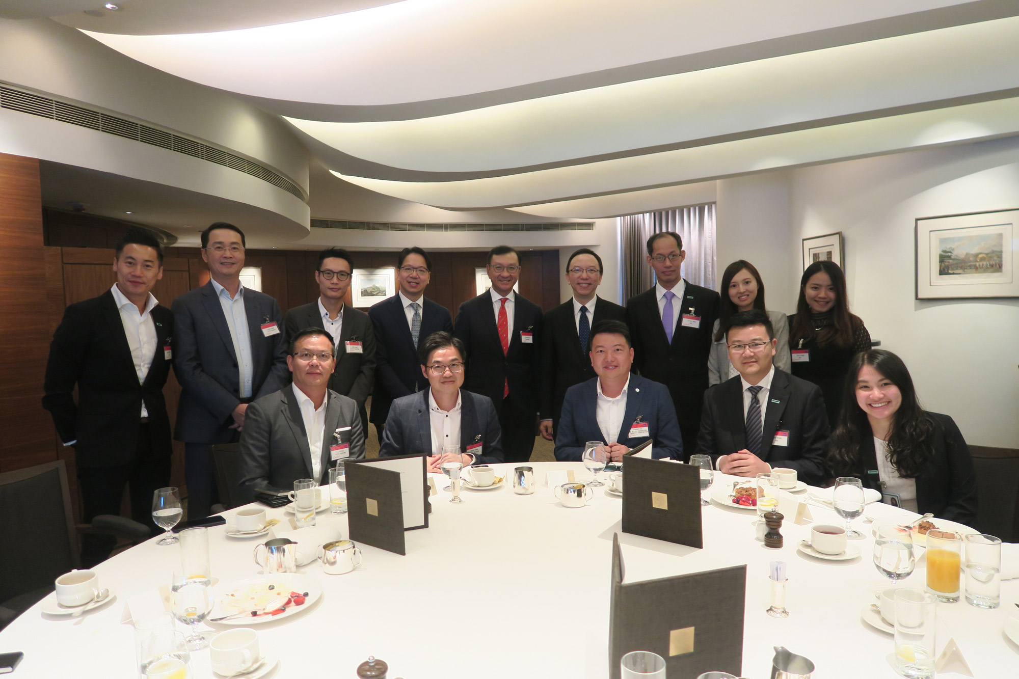 Mr. Victor Lam, Government Chief Information Officer, with the guests at the “Hong Kong Management Association (HKMA) IT Management Club Luncheon”