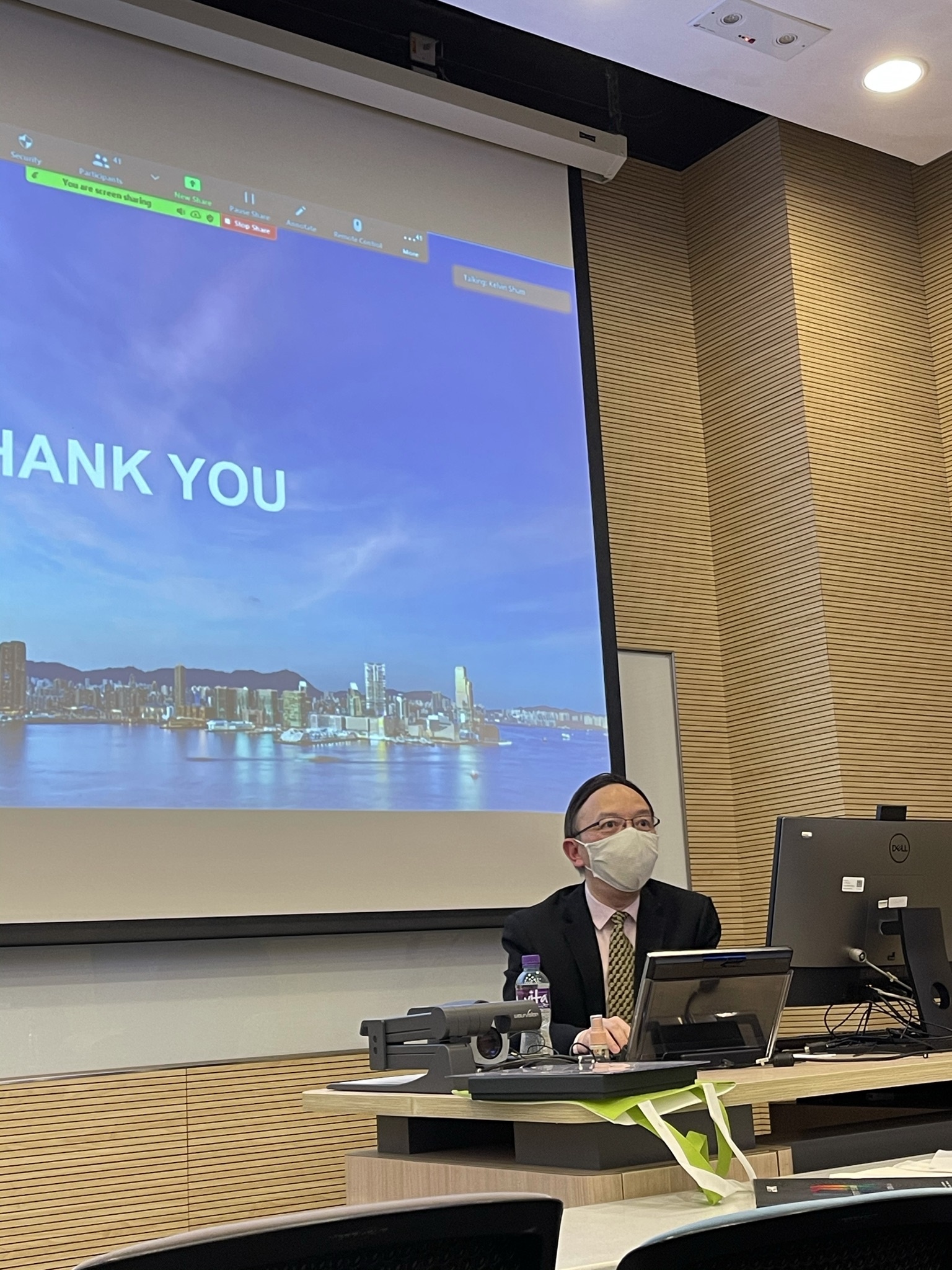Mr. Victor Lam, Government Chief Information Officer delivered guest lecture on “Hong Kong’s Smart City Journey”.