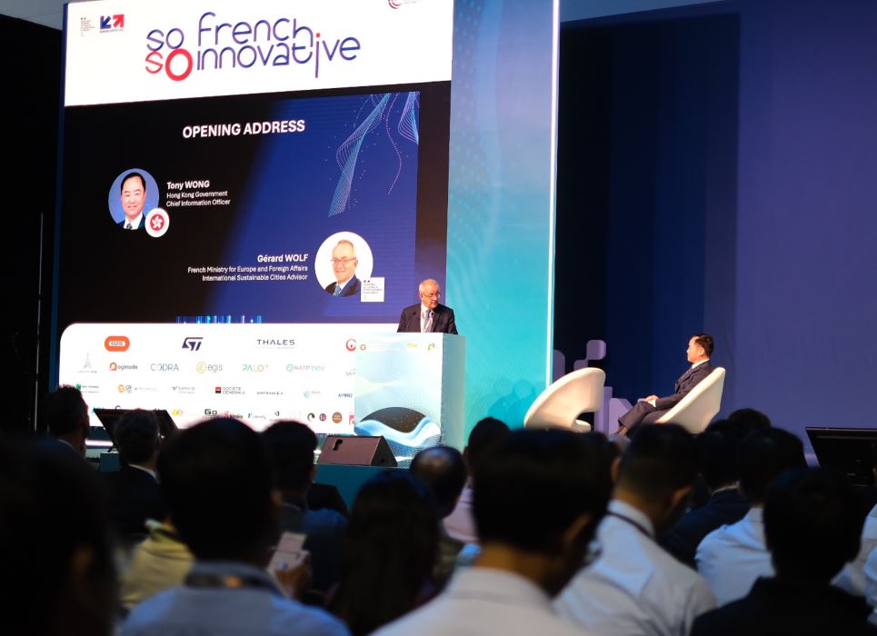 Ir Tony Wong, Government Chief Information Officer, listened to the co-opening remarks by Mr Gérard Wolf, International Sustainable City Federator to the French Minister of Europe and Foreign Affairs at the “France Seminar”.