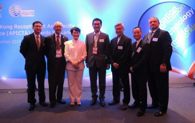Ir. Allen Yeung, Honorary Head of Delegation and Government Chief Information Officer, and judges led Hong Kong delegates to participate in APICTA Awards 2015
