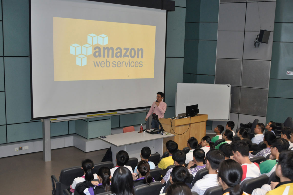 Students attending a presentation on Amazon Web Services – photo 1