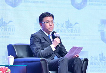 創新科技及工業局局長孫東教授今日（四月十五日）在「全民國家安全教育日」主題講座發言。